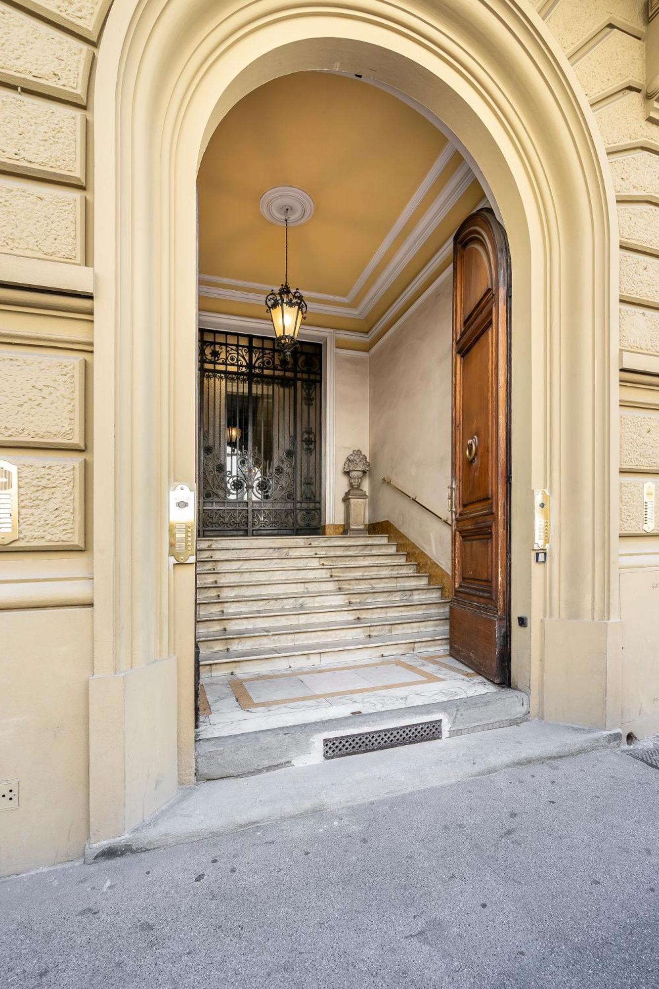 San Marco White Appartamento Luxury Con Garage Su Richiesta Florenz Exterior foto